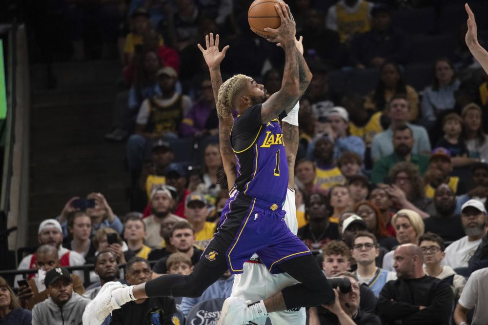 的姿态冲入 的姿态冲入