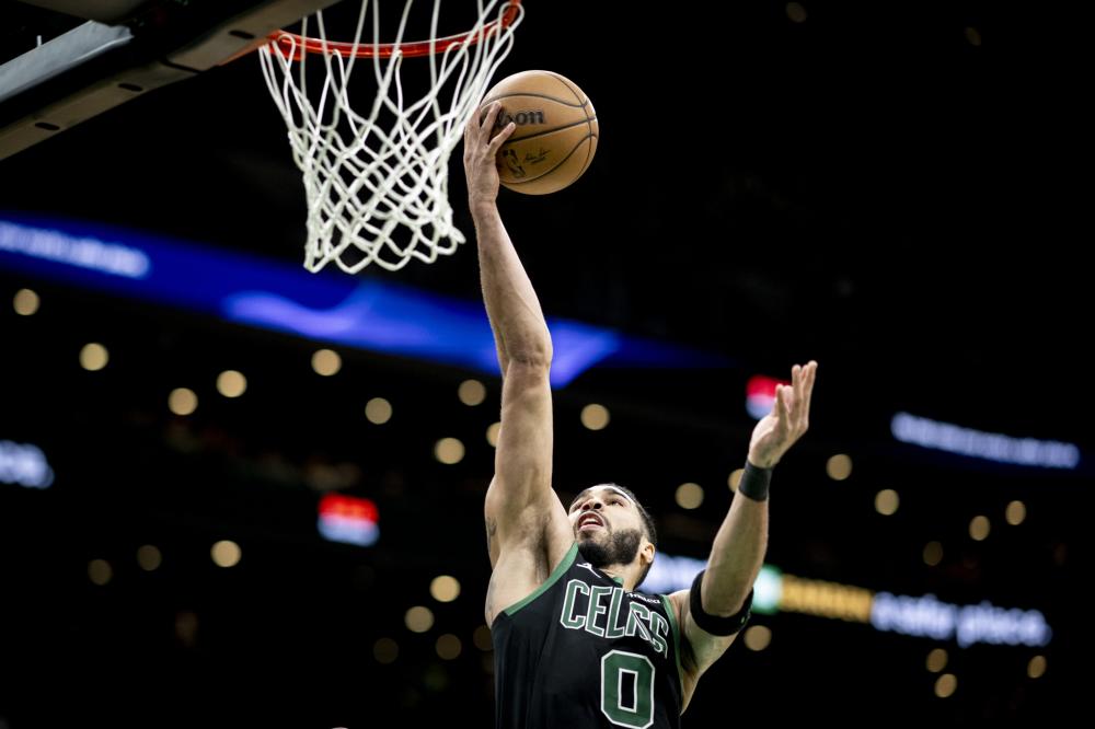 使得他成为 使得他成为