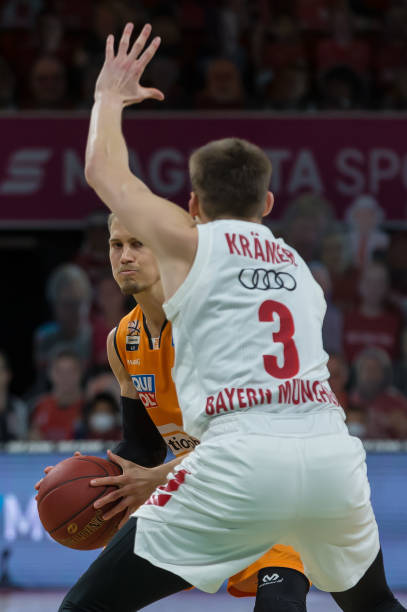 而伊涅斯塔 而伊涅斯塔